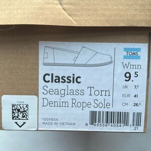 Classic Torn Denim Rope Sole